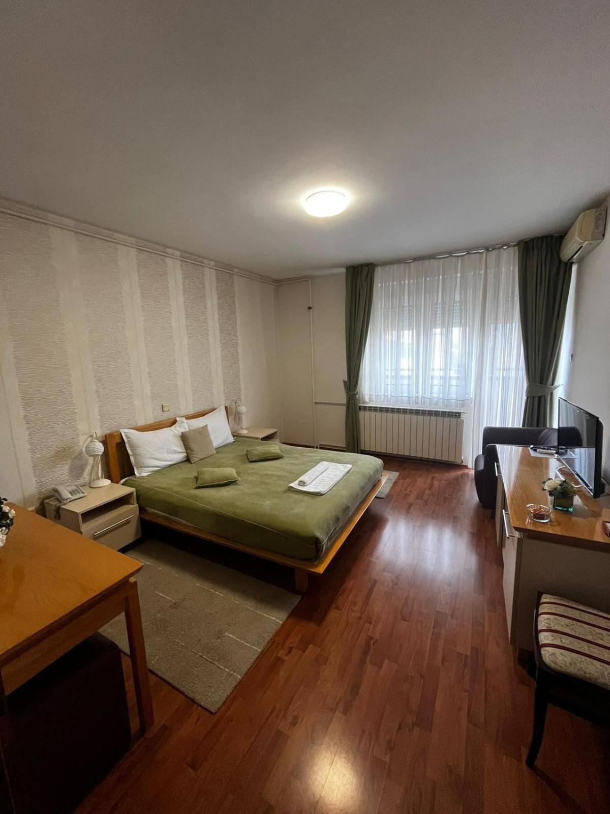 Garni Hotel Belvedere Lux Кралево Екстериор снимка